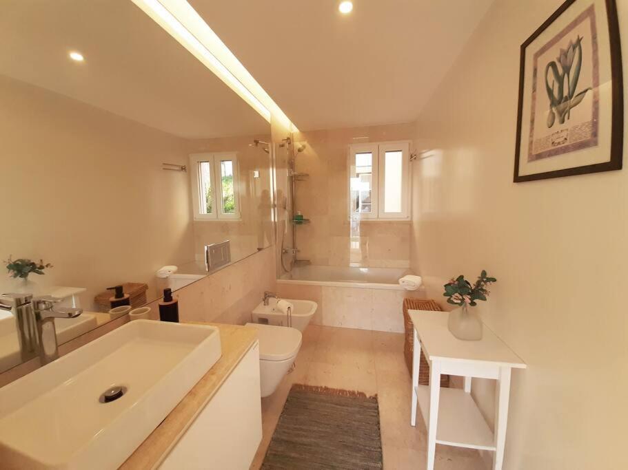 Lxluxhome - Family And Cozy - Ac - Parking - Lift Apartment Lissabon